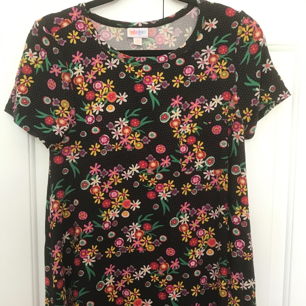 LuLaRoe leggings material floral Carly